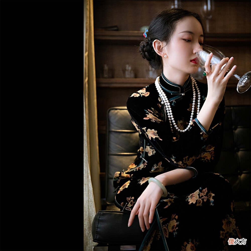 【爱历史】上海督察哀求一个酒鬼：我什么都答应你，只求你救救我女儿！酒鬼一笑：行，但事成之后，我要娶她！