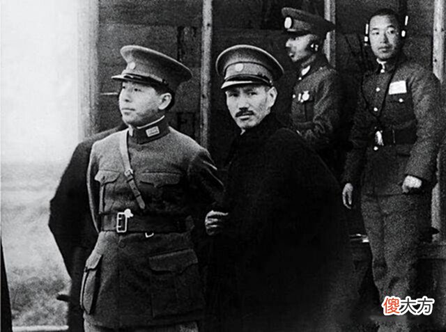【爱历史】此上将曾是张学良的保镖，侄子是何鸿燊，外甥是李小龙