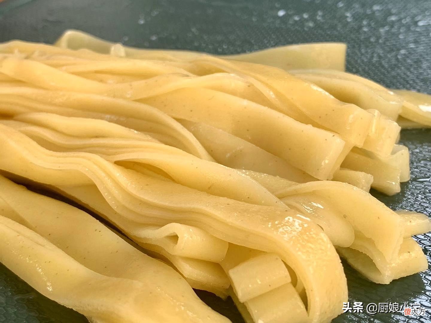 黄色凉皮怎么做 黄色凉皮怎么做好吃