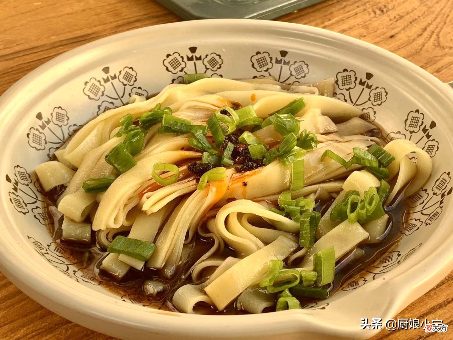 黄色凉皮怎么做 黄色凉皮怎么做好吃
