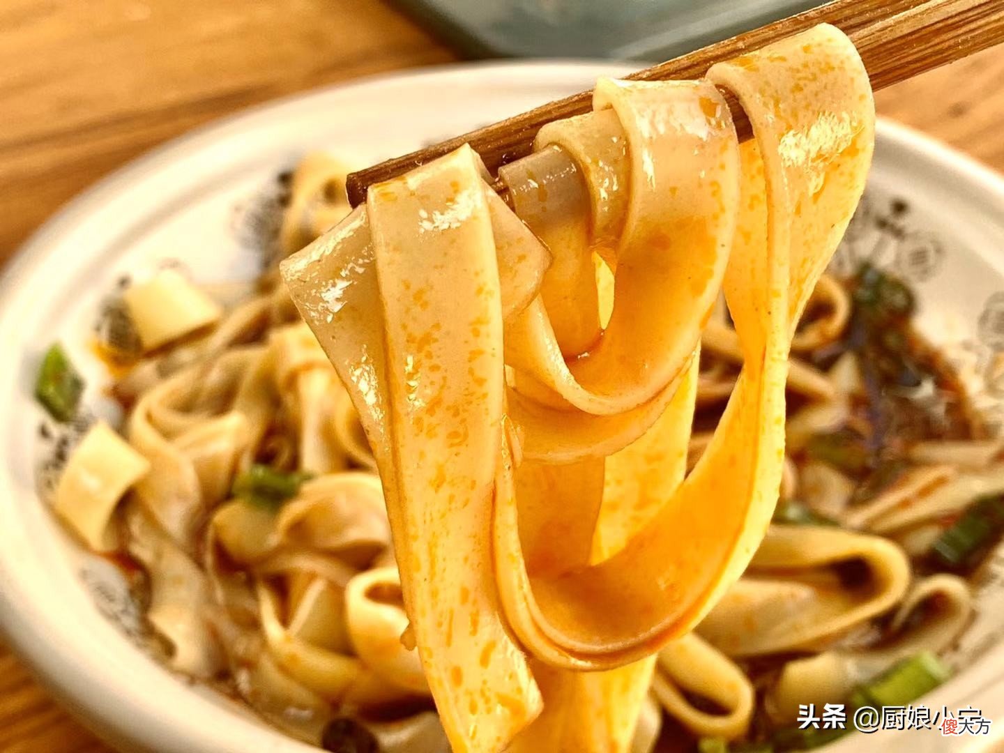 黄色凉皮怎么做 黄色凉皮怎么做好吃