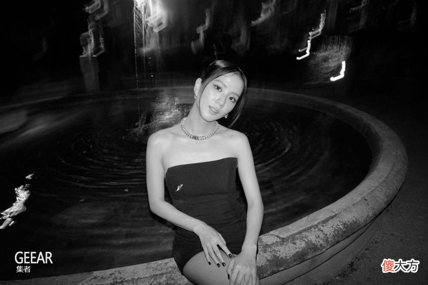【时尚一点】Jisoo以黑色小洋装出席卡迪亚晚宴！