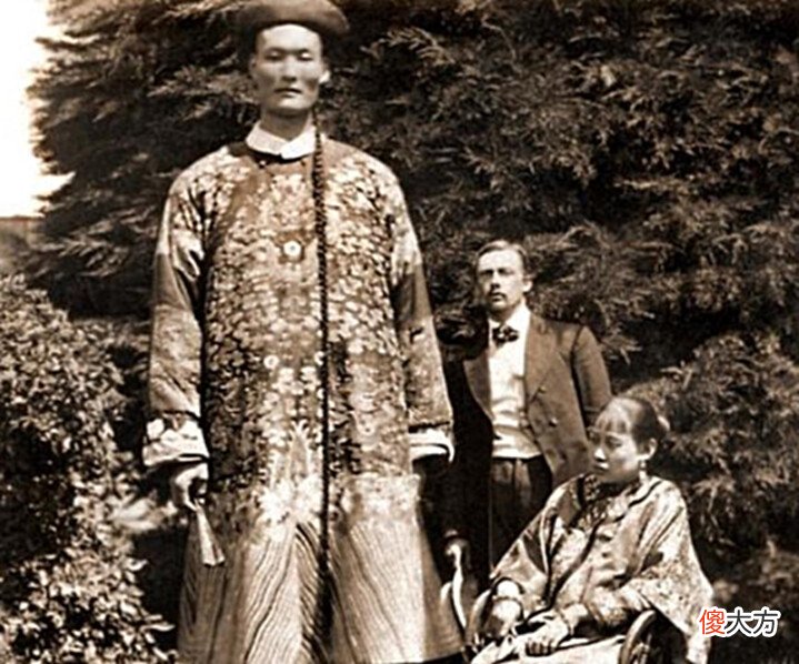 【爱历史】清朝巨人詹世钗,娶英国妻子,身高3.19米?子女后来生活如何?