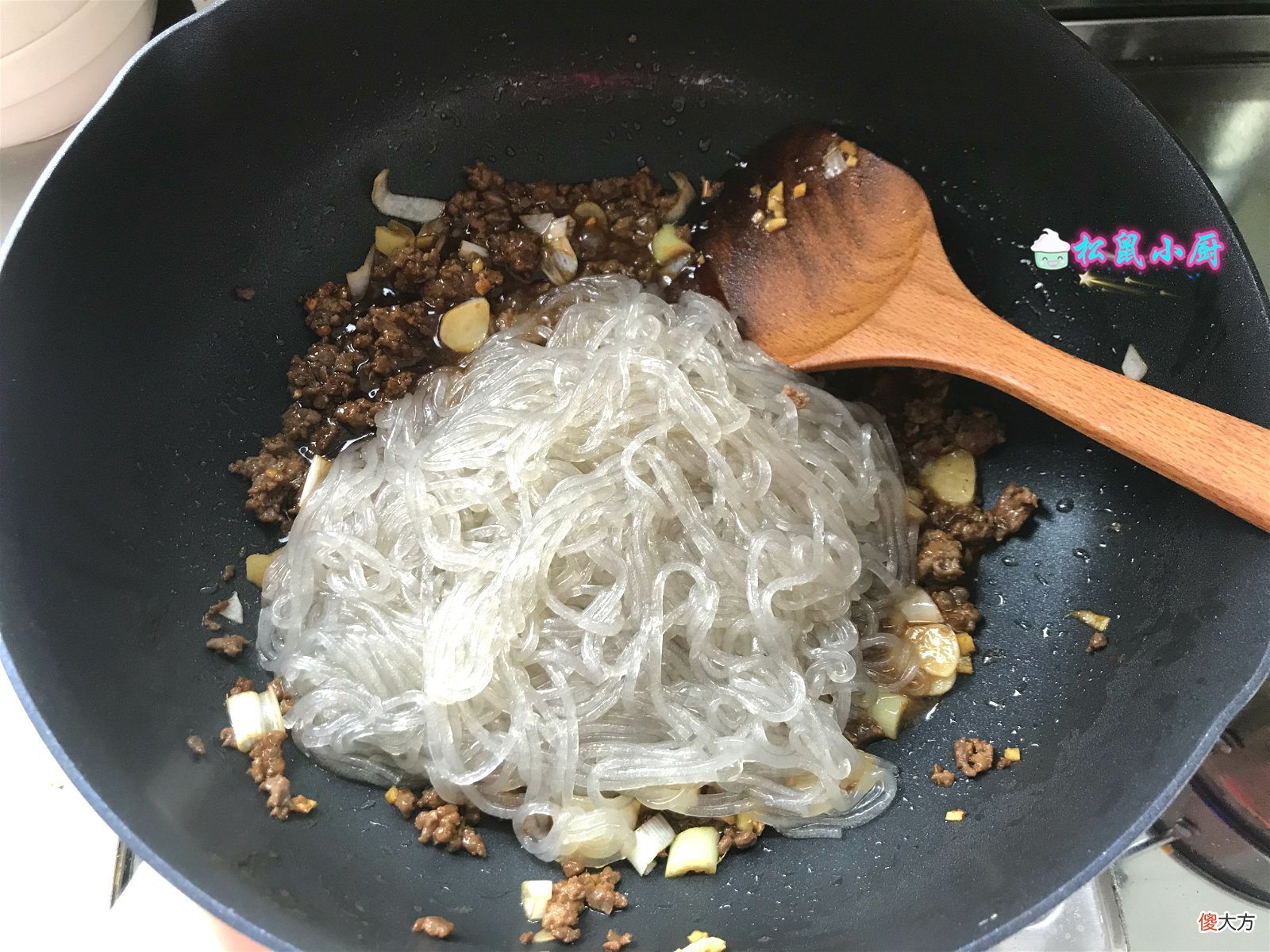 用红薯粉条和牛肉做一道菜 红薯粉条可以和什么菜一起炒