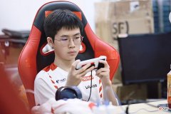 【游戏迷】AG超玩会中单不及格？三号位经济打出第一分均输出，数据不会说谎