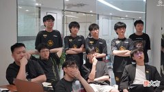【游戏迷】WB1-3GK,暖阳被鹏鹏军训,花卷状态差,花楼还是赢不了老东家
