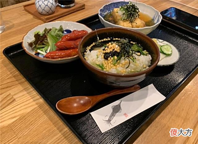 【游戏世界】LCK和LJL战队食堂对比，一个精致得像餐厅，一个丰盛程度堪比JDG