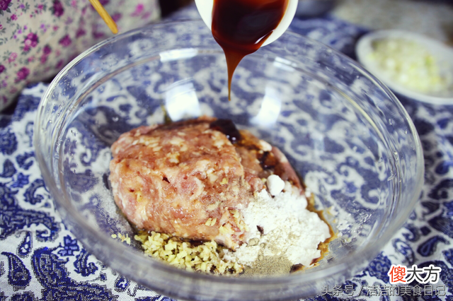 鲜嫩流油的大肉包在家也能简单搞定 肉包子流油