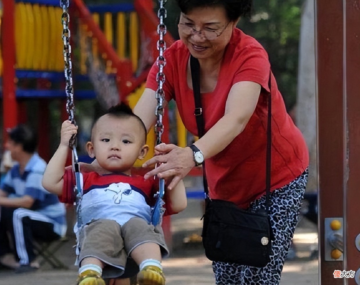 爷爷奶奶亲还是姥姥姥爷亲？别再争了，看看科学排序，很有道理