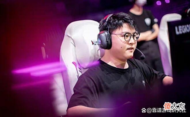 【游戏世界】LOL：SMLZ要无了，Uzi解说WE比赛暗示后面很难上场，前车之鉴