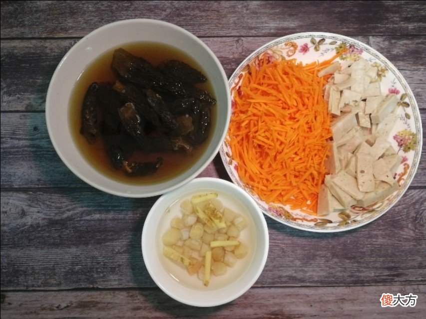 羊肚菌与潮汕砂锅糜，碰撞出一锅好粥水，不止鲜还菌味十足