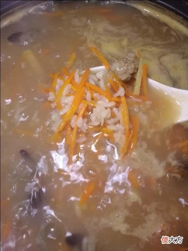 羊肚菌与潮汕砂锅糜，碰撞出一锅好粥水，不止鲜还菌味十足