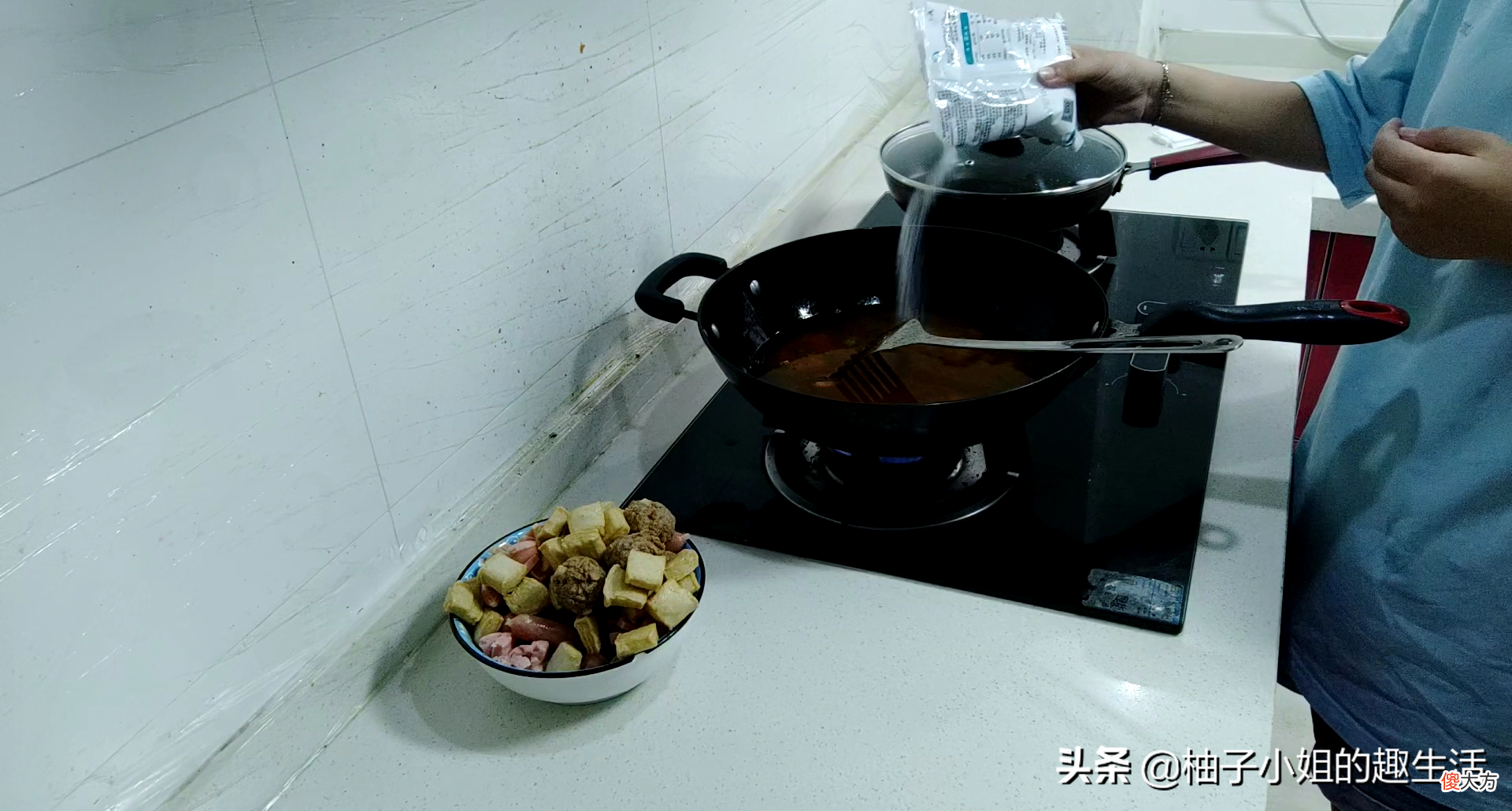 美味的西红柿煮丸子 西红柿炸丸子的做法