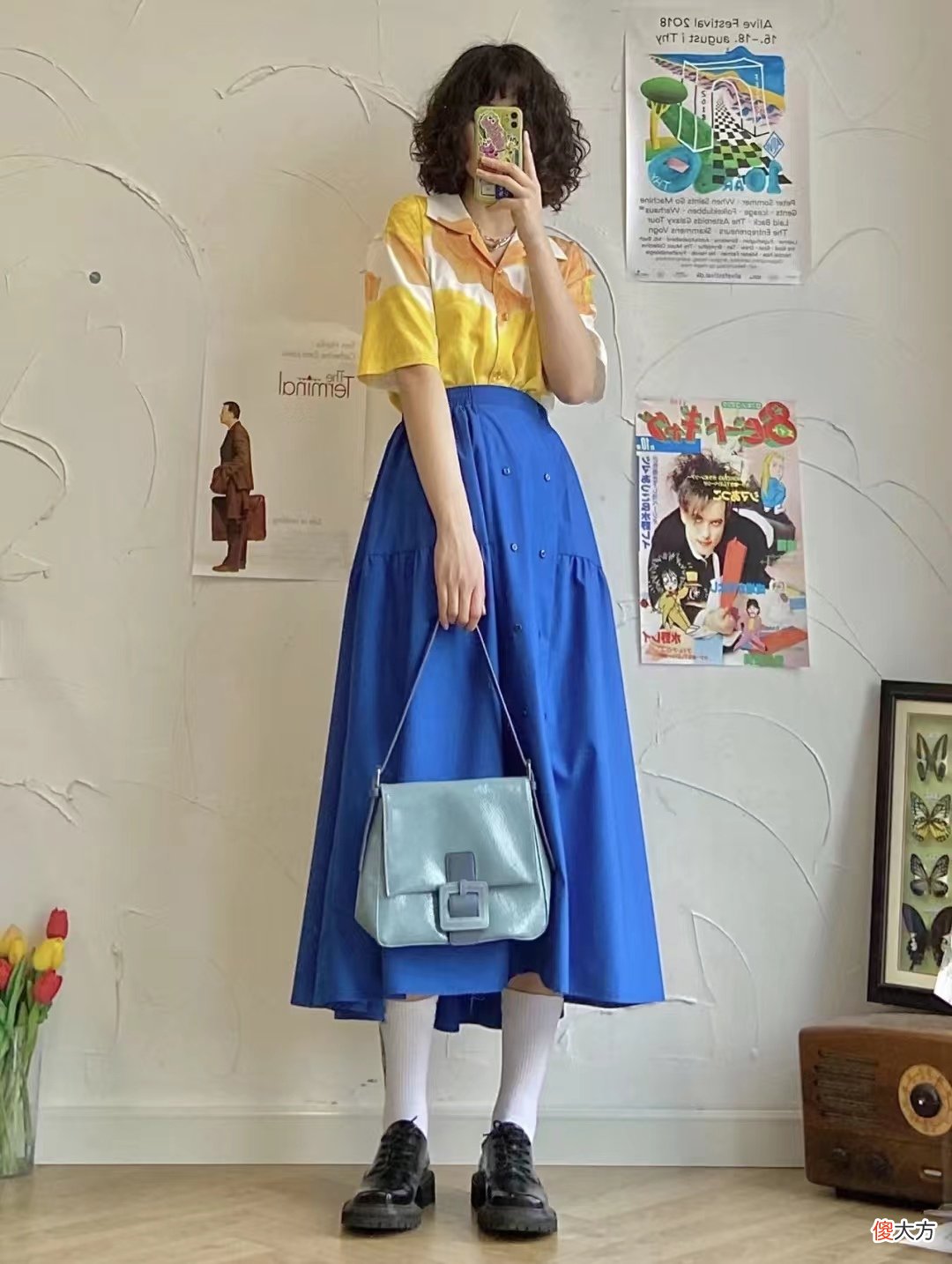 夏天穿的衣服颜色怎么搭配才好看 夏季穿衣颜色搭配