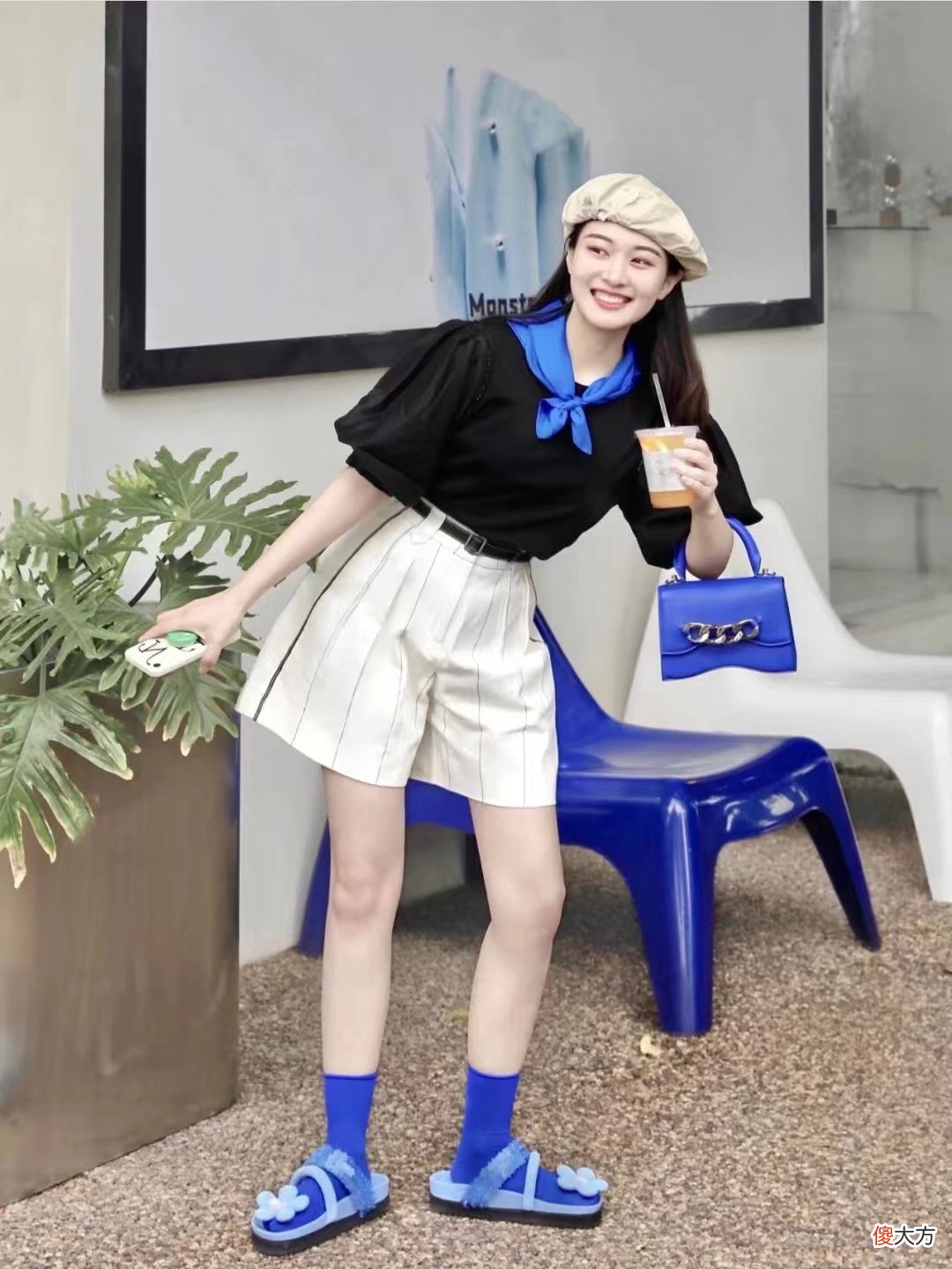 夏天穿的衣服颜色怎么搭配才好看 夏季穿衣颜色搭配