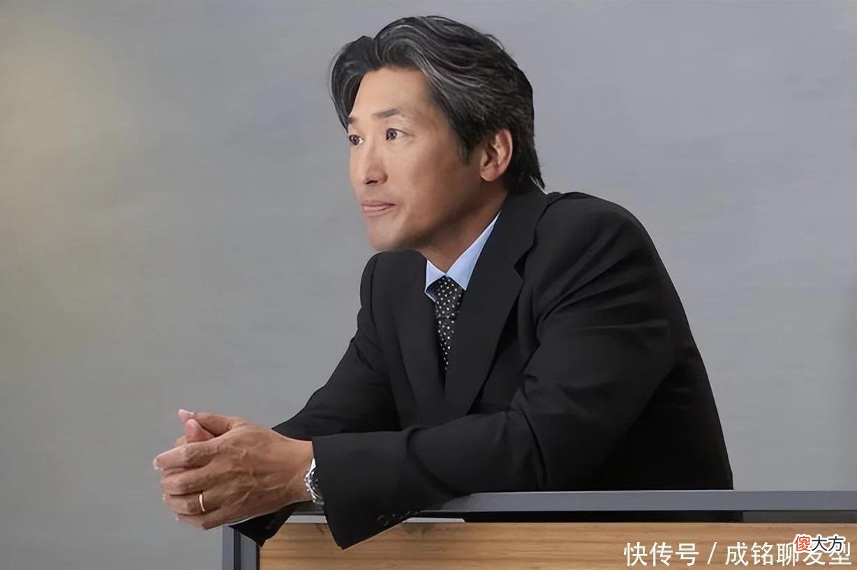 【就爱时尚】步入中年白发越来越多，你会选择染发吗？托尼老师给出三个建议