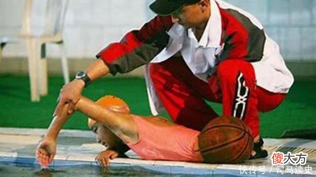 【历史故事】20年前,那位失去双腿的“篮球女孩”,如今已成为女神!