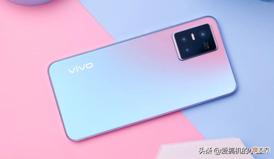 一亿像素+12GB+256GB，跌至2699元，vivo优质拍照旗舰加速清仓