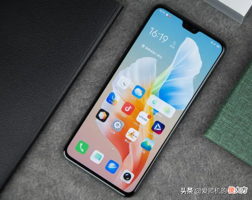 一亿像素+12GB+256GB，跌至2699元，vivo优质拍照旗舰加速清仓
