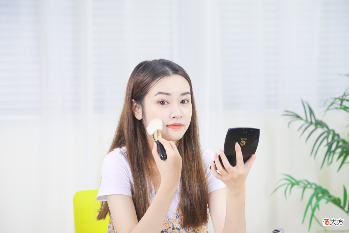 手机直播灯光怎么打效果好 直播间灯光怎么打效果好