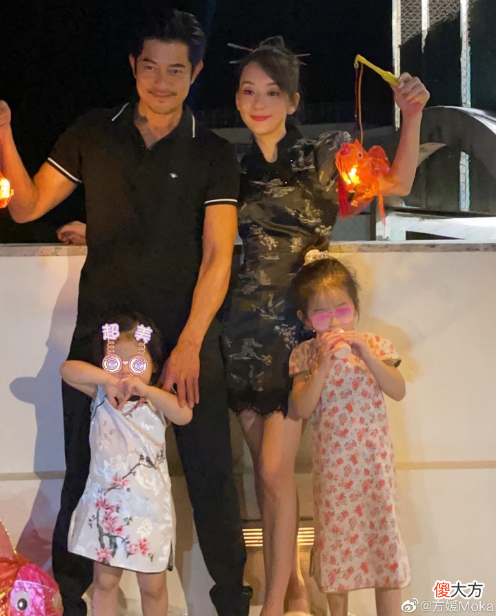 与古天乐在剧组开香槟 剧组为古天乐