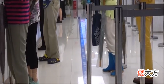 只为买苹果手机 为了买苹果手机