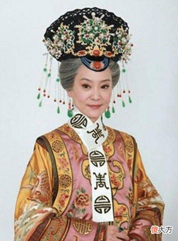 【爱历史】《甄嬛传》妃子都系一条白领带做什么呢？除了美观，更为方便皇帝
