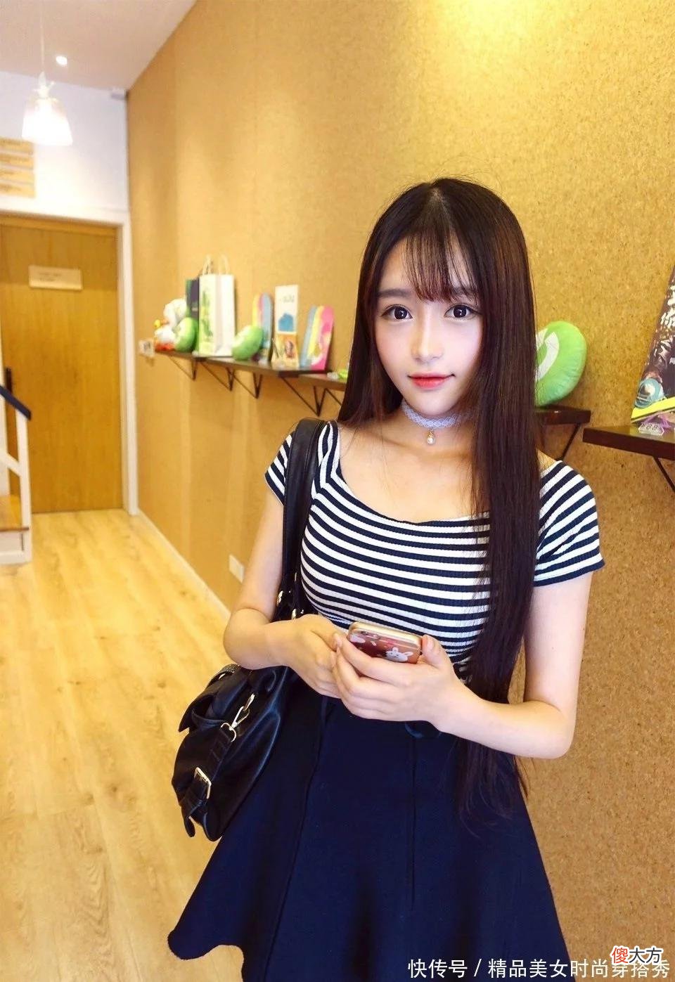 【就爱时尚】好看的衣服谁穿都好看，短裙白衬衫穿出来小仙女的感觉~