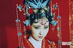 【爱历史】“钗于奁内待时飞”，宝钗给了贾雨村啥好处，让黛玉恩师出卖门生
