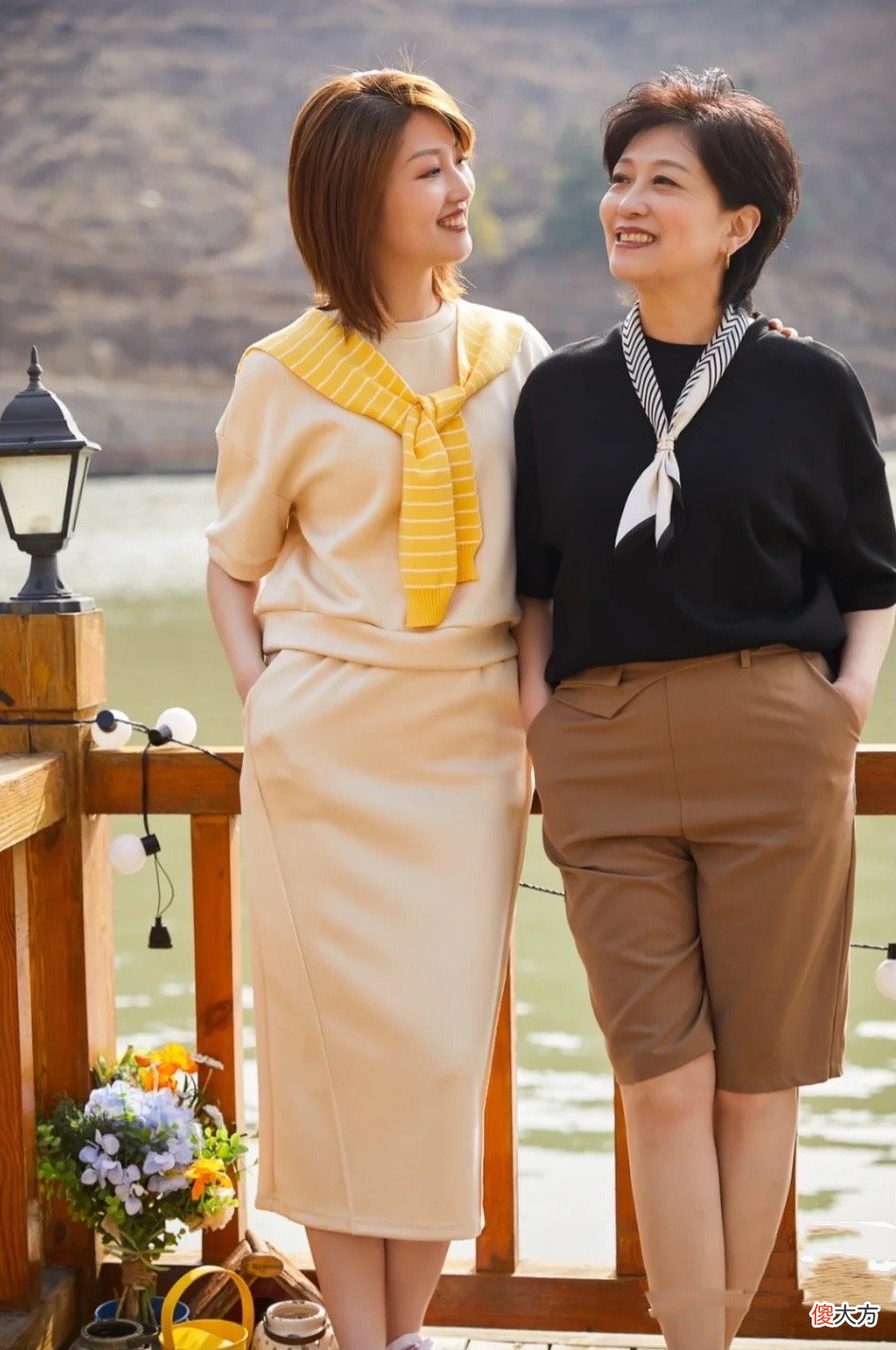 【时尚一点】不被定义的人生有多美？60岁妈妈还能和女儿穿同款，这也忒幸福了