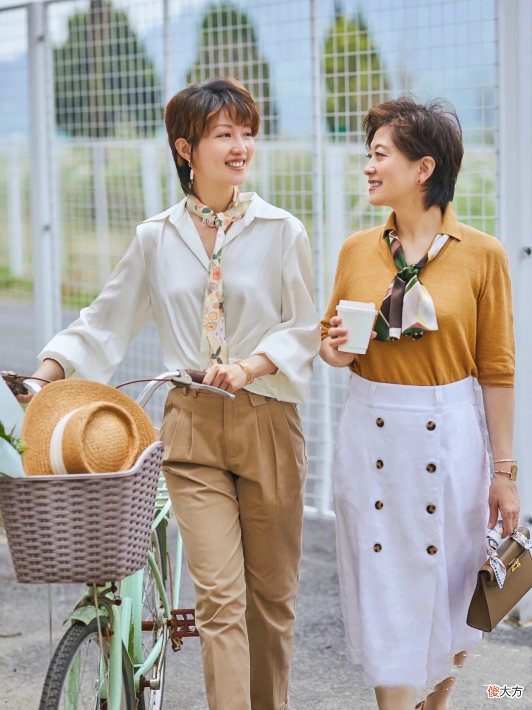 【时尚一点】不被定义的人生有多美？60岁妈妈还能和女儿穿同款，这也忒幸福了