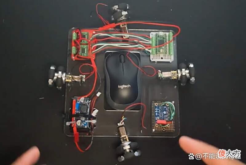 【游戏世界】国外工程师设计射击游戏物理“自瞄机器人”，打败众多职业选手