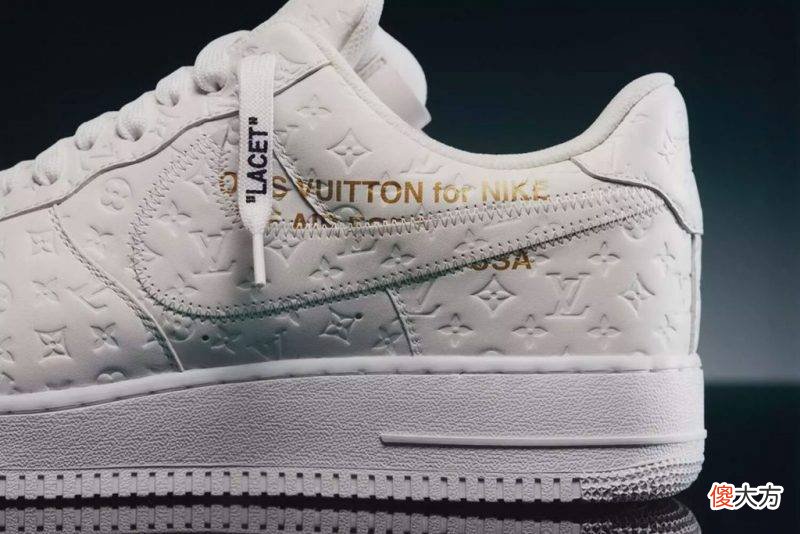 【就爱时尚】LV与NIKE联名球鞋被炒至天价，你知道它贵在哪吗？