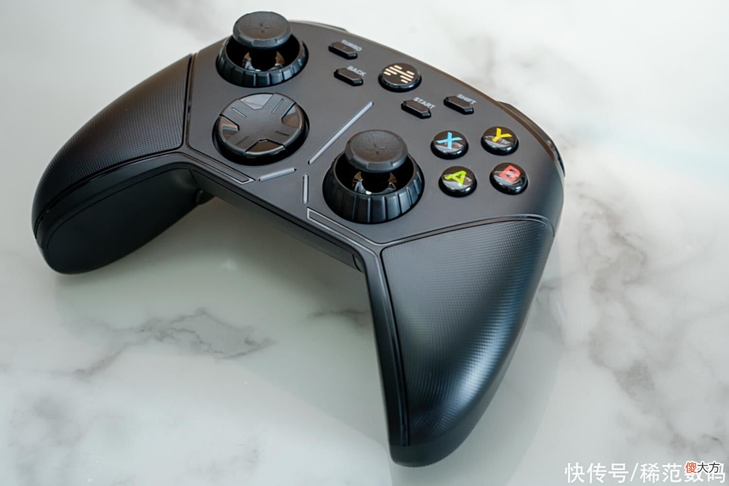 【游戏迷】北通阿修罗3S游戏手柄评测：电竞级的操作体验，玩游戏轻松上手