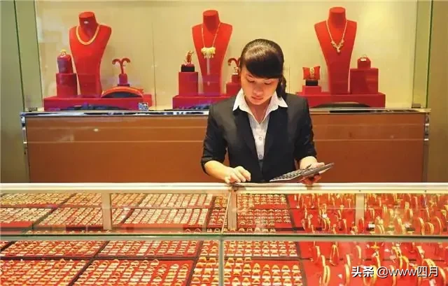 月亮足金换硬金有多亏为啥还有人换月亮今天看到一位朋友说