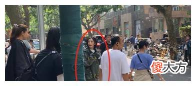 【就爱时尚】杨幂现身上海街头，被网友称赞清瘦美丽
