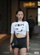 【就爱时尚】极简风穿搭，T恤与短裤的搭配组合，穿出与众不同的美感