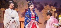 【历史故事】北宋太后刘娥，临死前拉扯衣服，宋仁宗想到什么，下令给她换下来！