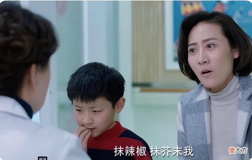 从小“咬指甲”的孩子，长大会怎样？逃不过3种结局，家长别大意