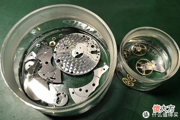 【就爱时尚】国表鉴赏之沛纳海手表M222S机芯保养