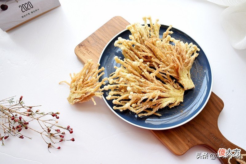 放多久都不会变软的炸金针菇 金针菇炸出来是软的