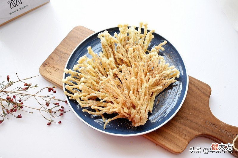 放多久都不会变软的炸金针菇 金针菇炸出来是软的