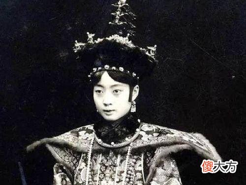 【爱历史】婉容的烟瘾有多大?内务府的记录曝光专家:能活到39岁已是高寿