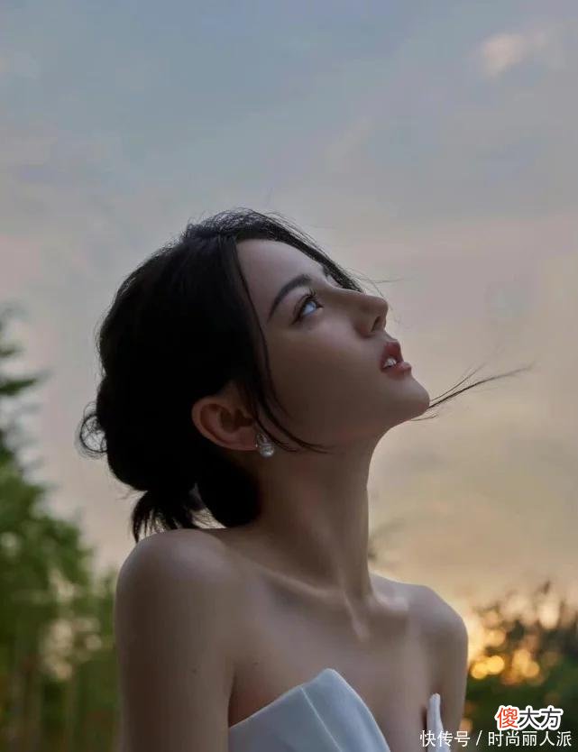 【时尚一点】热巴今年的top1造型！穿礼服戴珍珠，拿下顶奢珠宝代言后太开挂