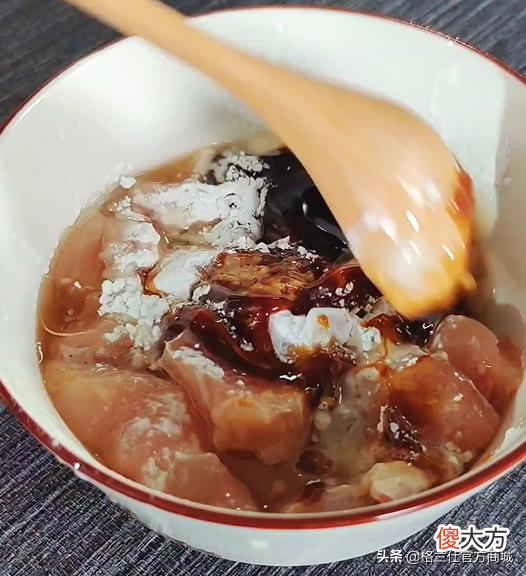 难吃的鸡胸肉怎么做成香酥美味的鸡米花 鸡胸肉鸡米花的做法窍门