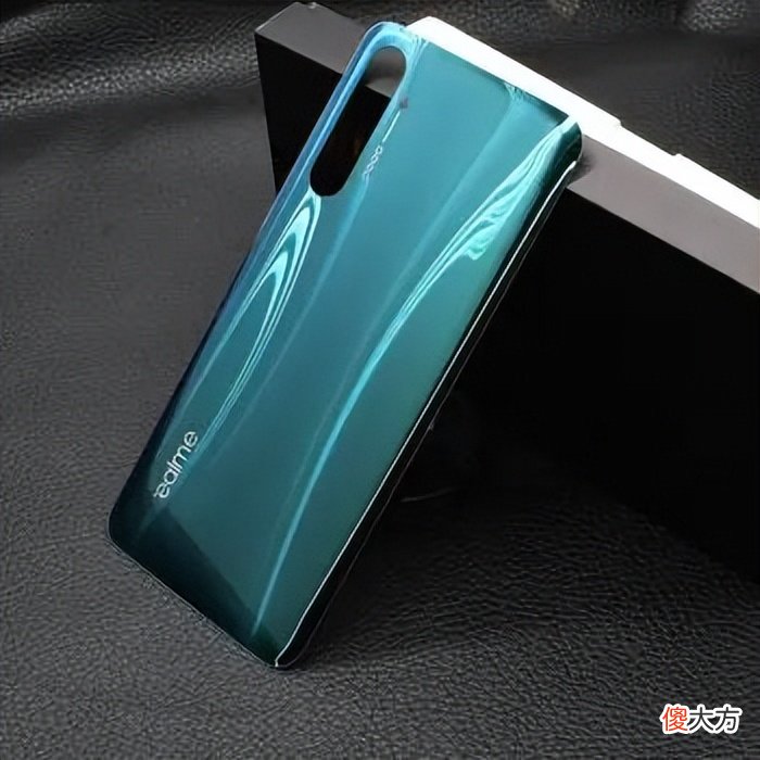 手机后盖贴膜怎么才能贴合 手机后盖保护膜怎么贴