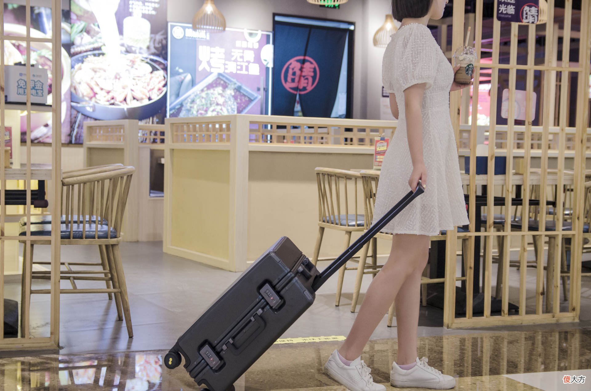 却又细节满满的行李箱 行李箱细节图