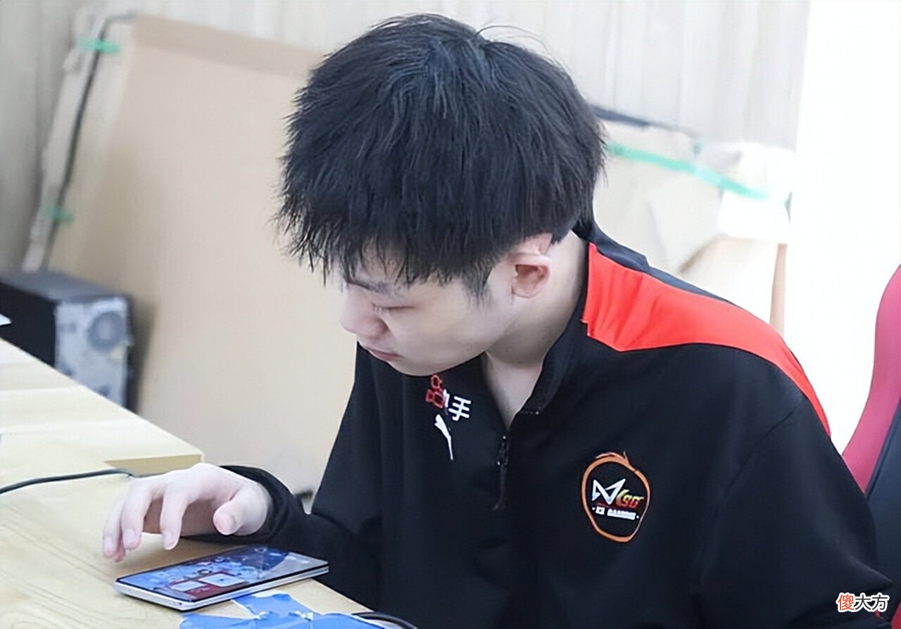【游戏世界】KSG输给Hero久竞拿首败,晚星被质疑实力不行,拖累啊泽证明自己
