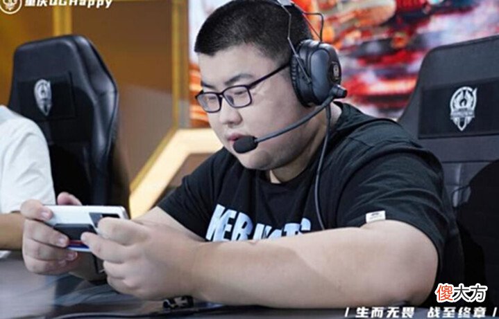 【游戏迷】小胖拜师小小娥,平日里最喜欢做一件事,各大绝活主播都害怕