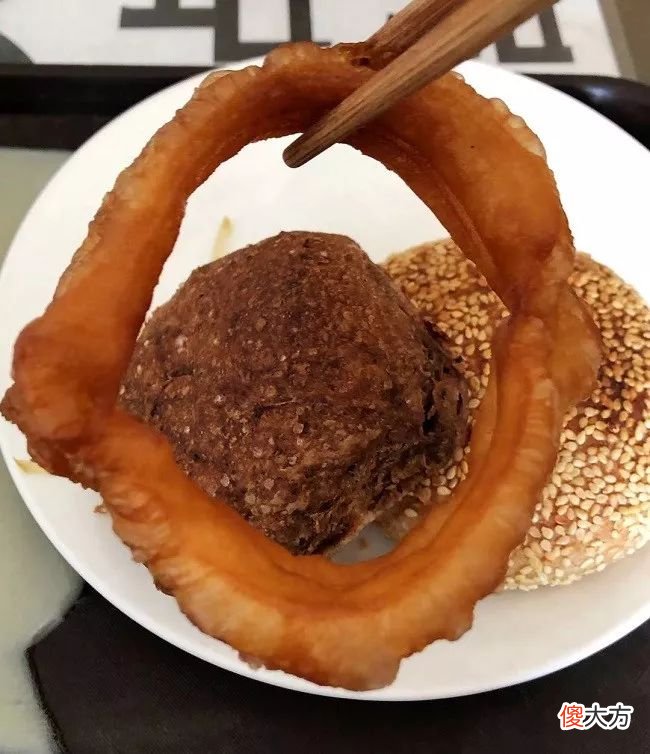 走进早餐中国，登上米其林推荐的豆汁焦圈：味道永远走不出北京